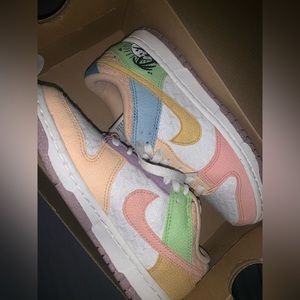 Nike “Sun Club” Low Dunks
